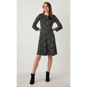 LCWAIKIKI Classic Crew Neck Black Patterned Long Sleeve Womens 40 L Flared Dress